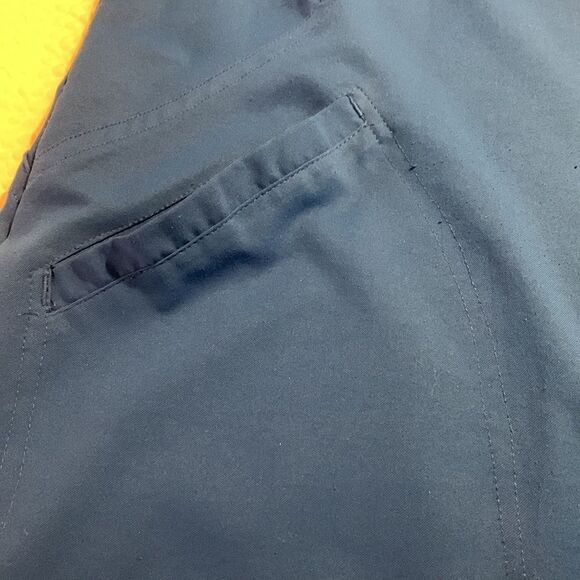 Scrubs top, by SenScrubs, XS, good condition, 2 pocket - Picture 3 of 5